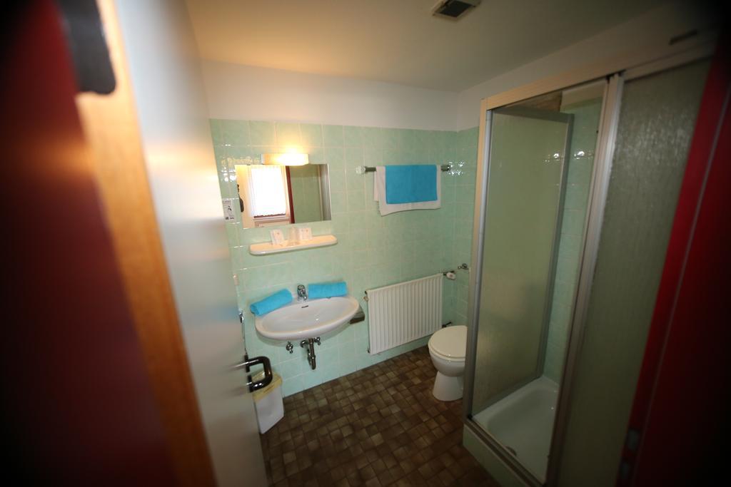 Burbach  Hotel Bechtel חדר תמונה